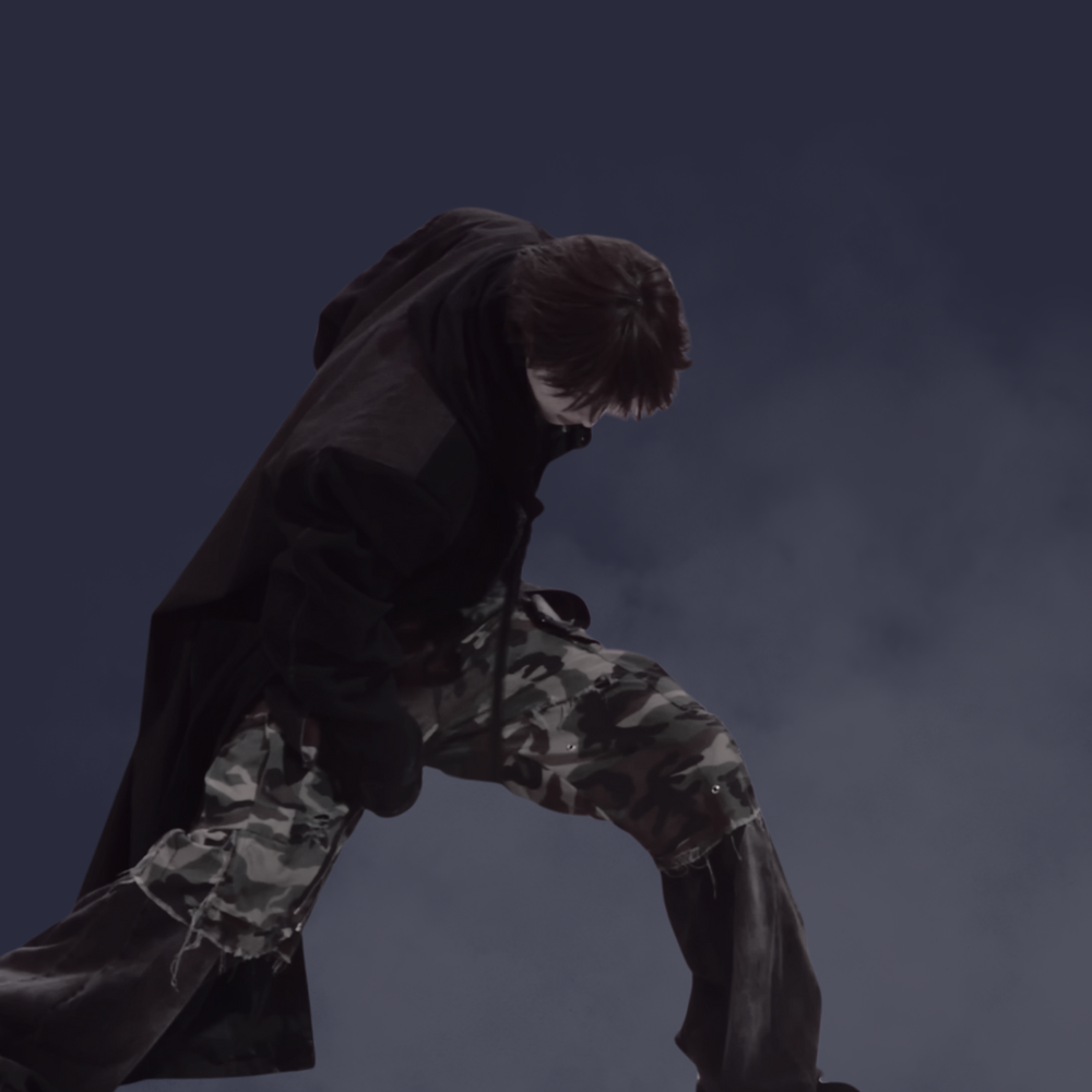 Behind-the-scenes cut of EJ (&TEAM)