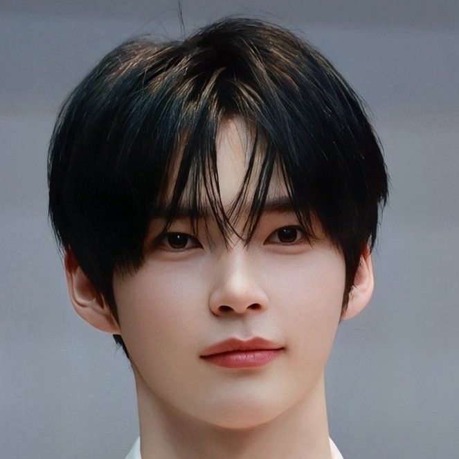 Behind-the-scenes cut of Sung Hanbin (ZEROBASEONE)