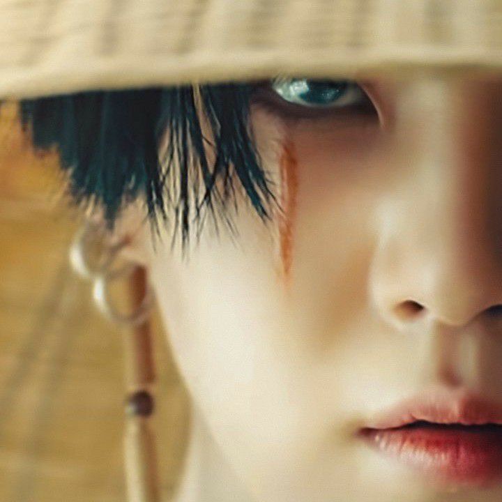 Behind-the-scenes cut of SUGA (BTS)