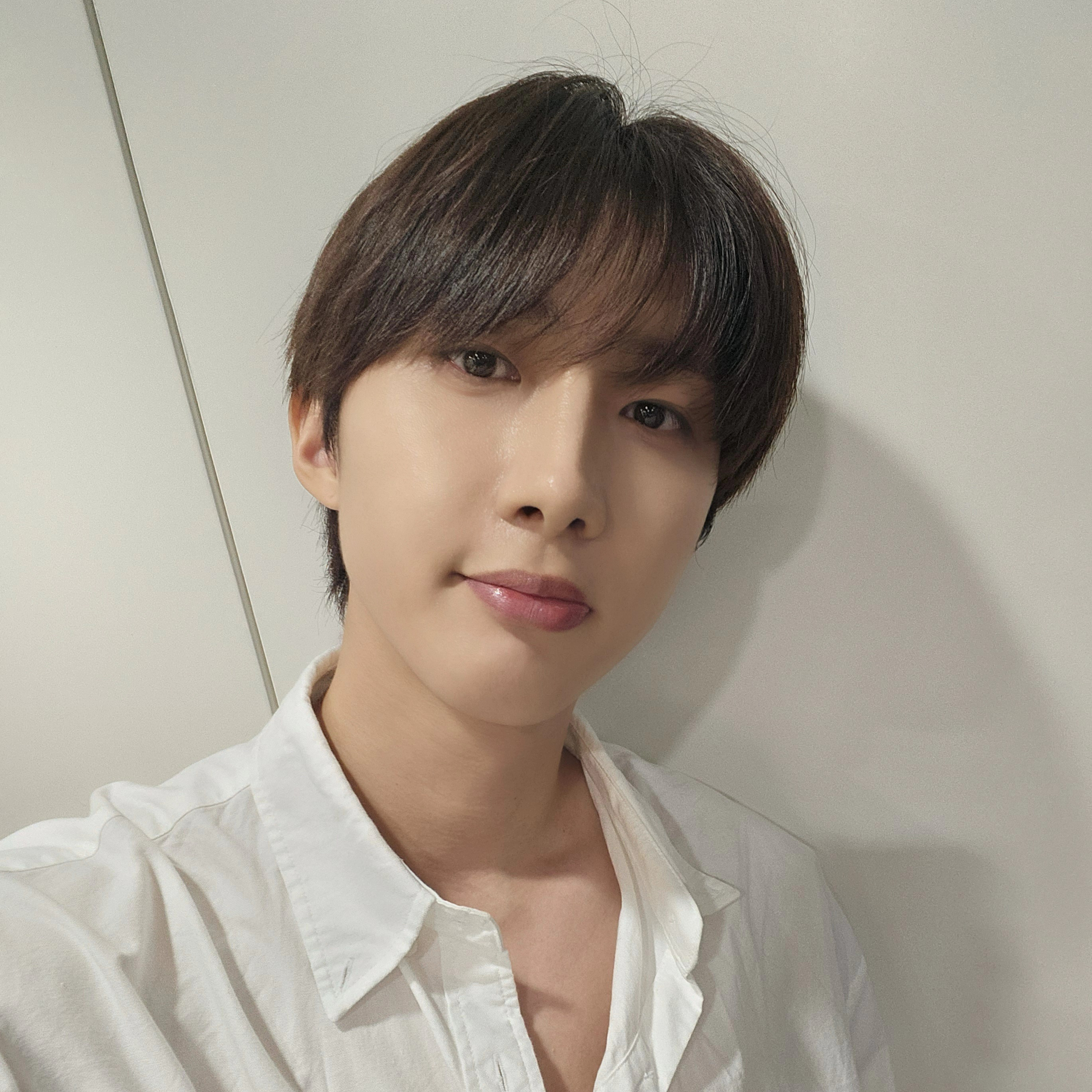 Latest photo of Hui (PENTAGON)