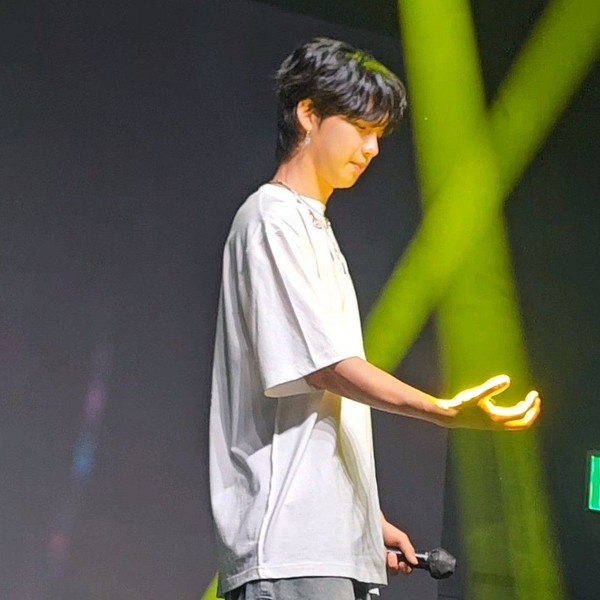 Signature photo of Lim Youngmin capturing their charm