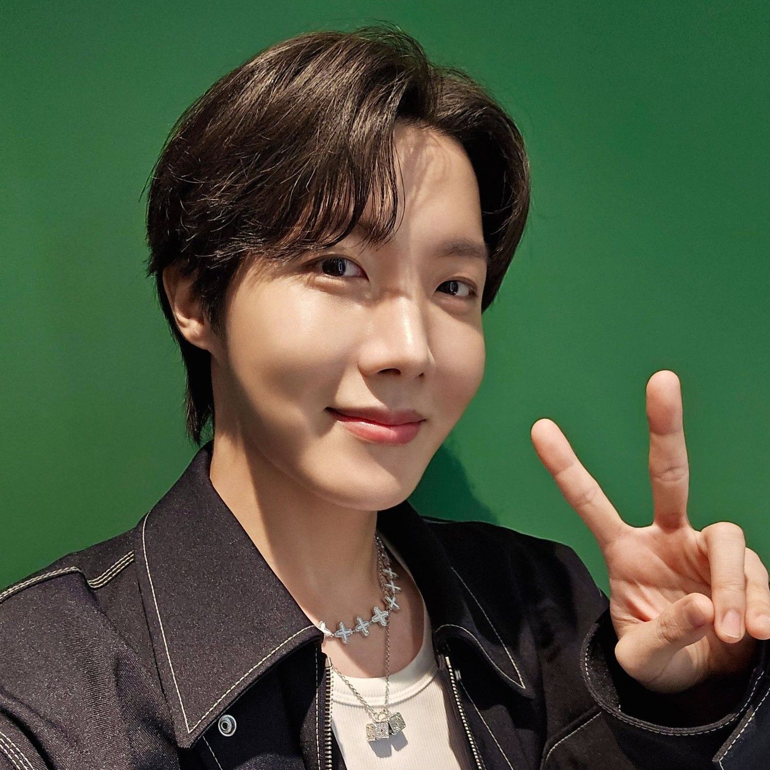 Momen yang diabadikan oleh penggemar j-hope (BTS)