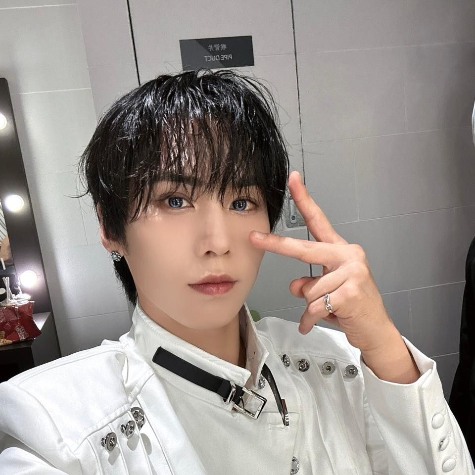 A moment captured by Rocky's fan