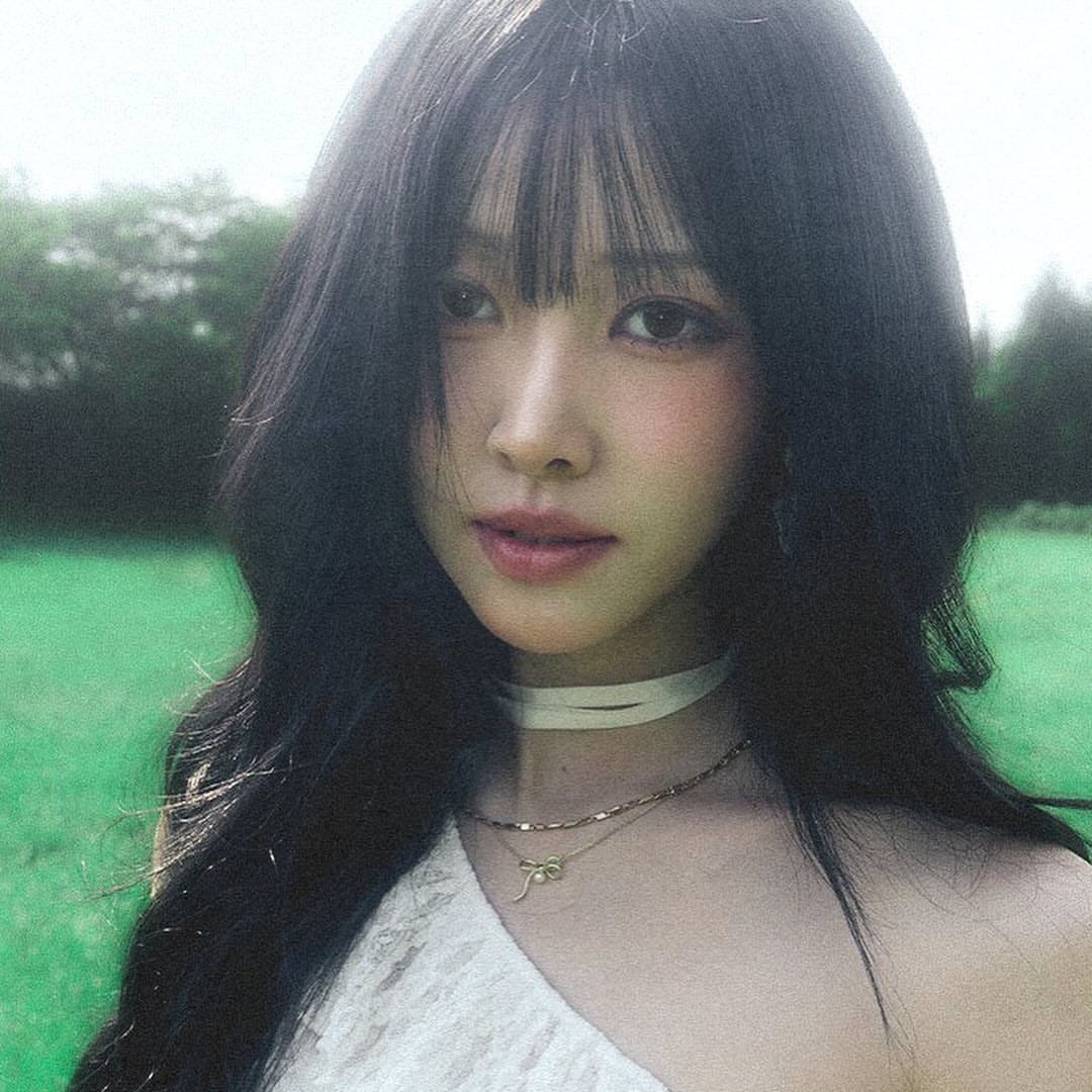 Behind-the-scenes cut of Yuju (GFRIEND)