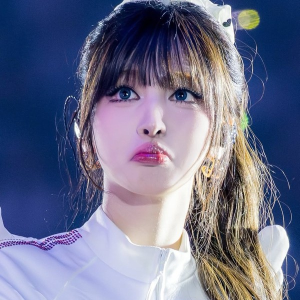 Popular profile image of LIZ (IVE) selected by votes