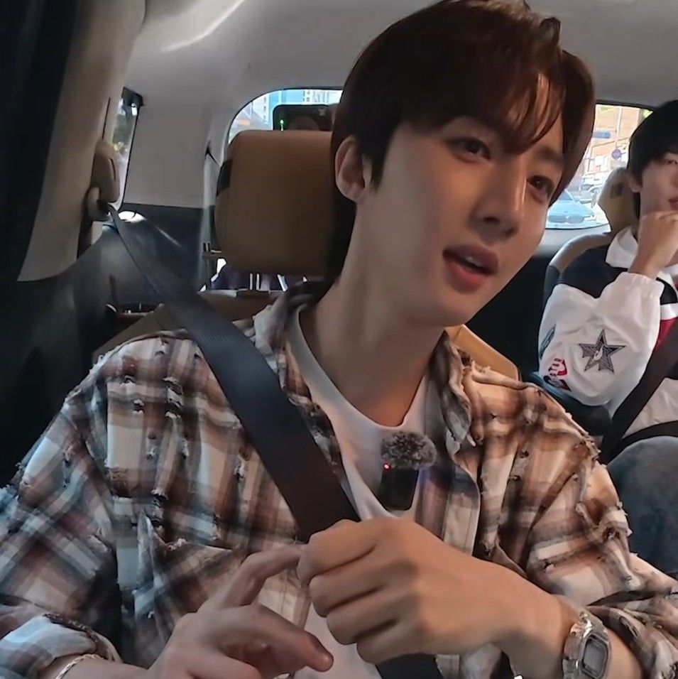 Latest photo of Hui (PENTAGON)