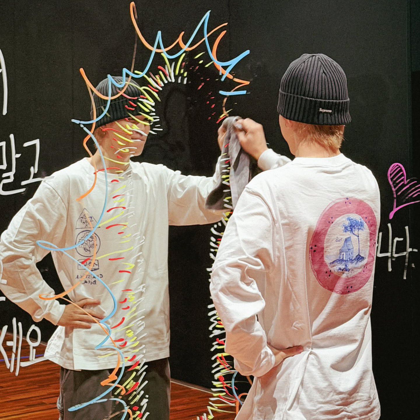 Foto aktivitas terbaru Jimin (BTS)