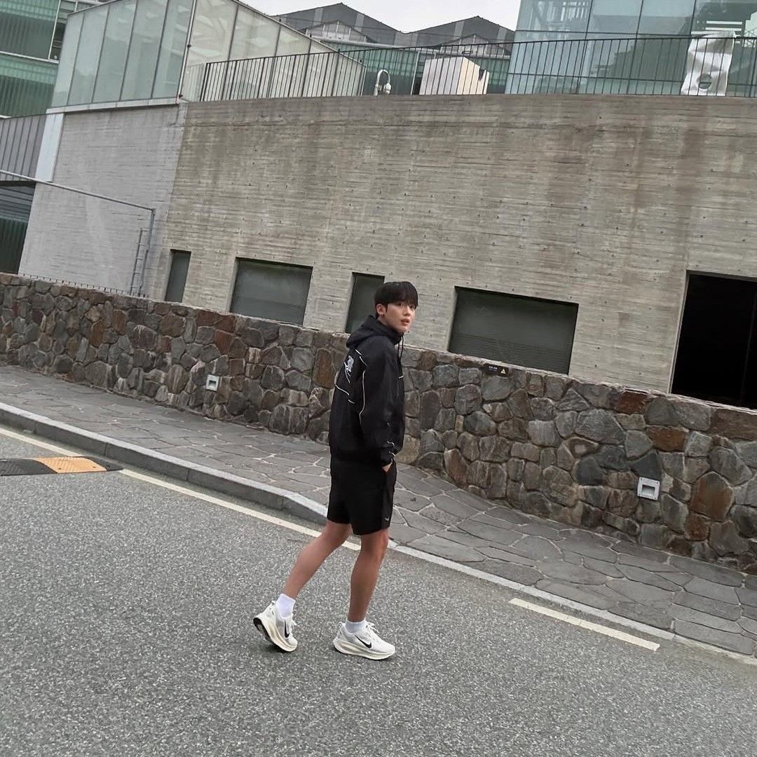Latest photo of Kim Yohan (WEi)
