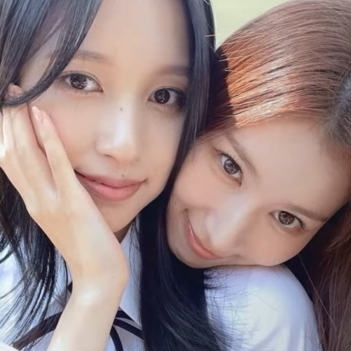 Behind-the-scenes cut of Mina (TWICE)