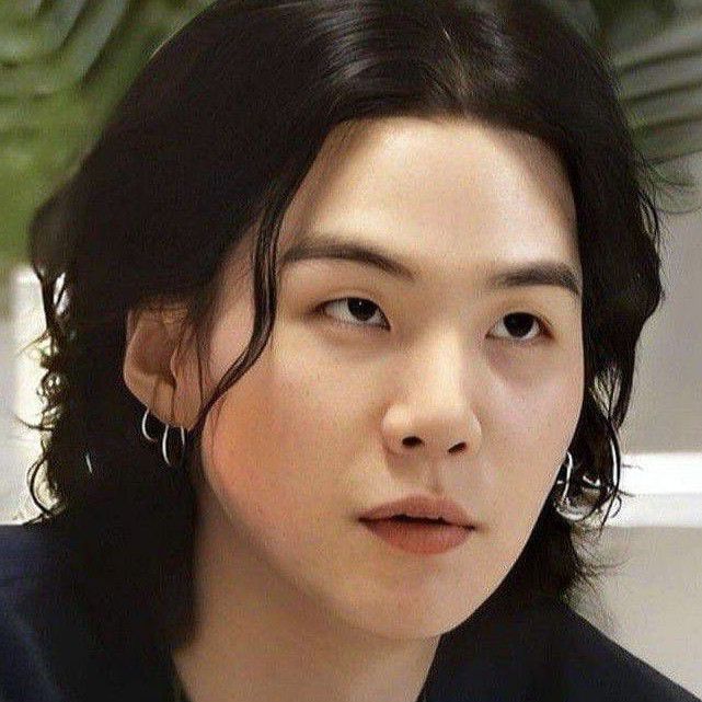 SUGA (防彈少年團)的幕後花絮