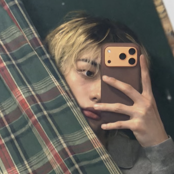 Behind-the-scenes cut of Hyunjin (Stray Kids)