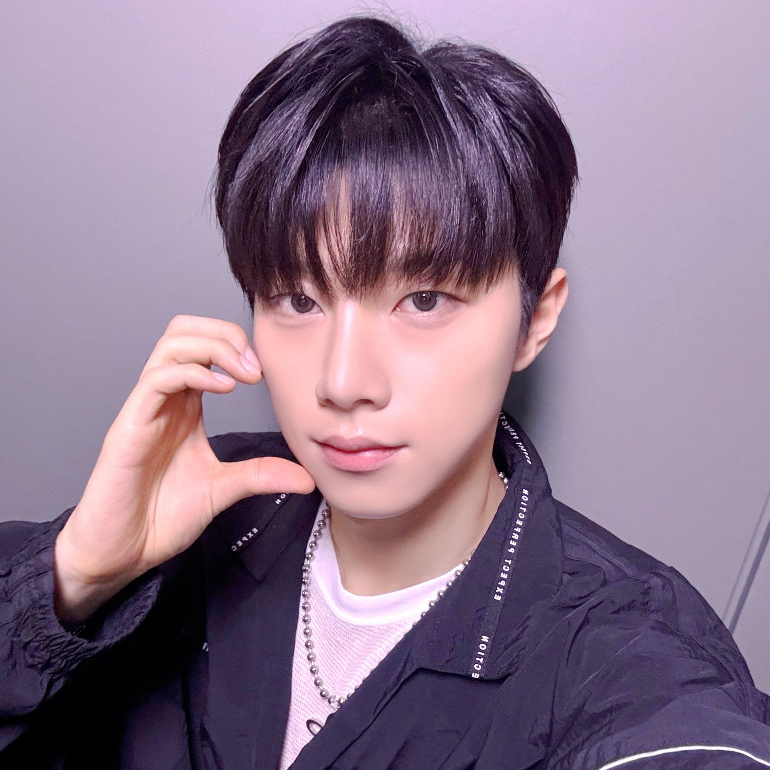 Recent activity shot of Hyunwoo (Xikers)