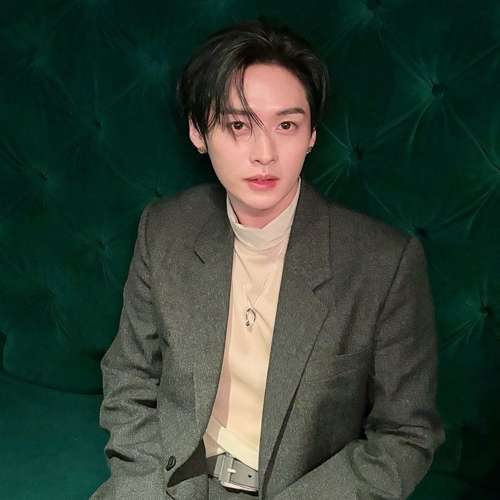 Latest photo of Lee Know (Stray Kids)