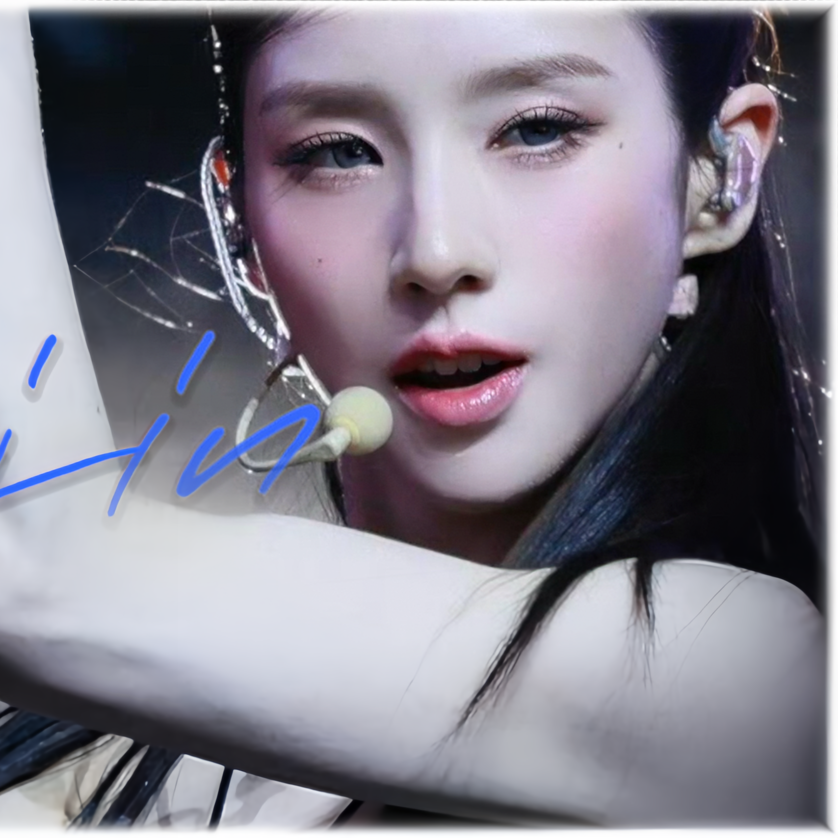 Latest photo of HeeJin (ARTMS)