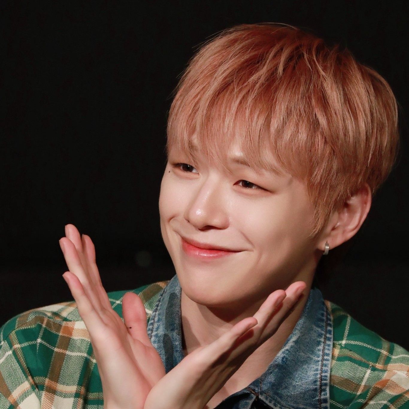 Recent activity shot of Kang Daniel