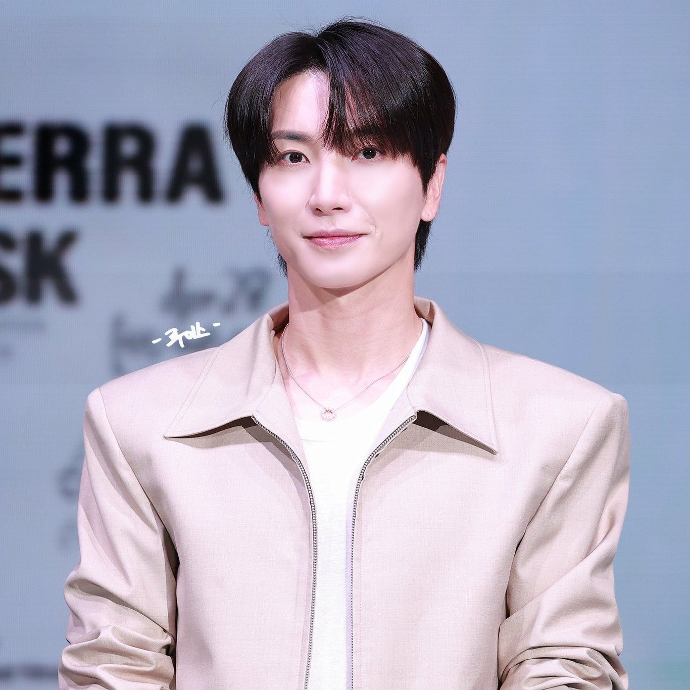 A moment captured by Leeteuk (Super Junior)'s fan