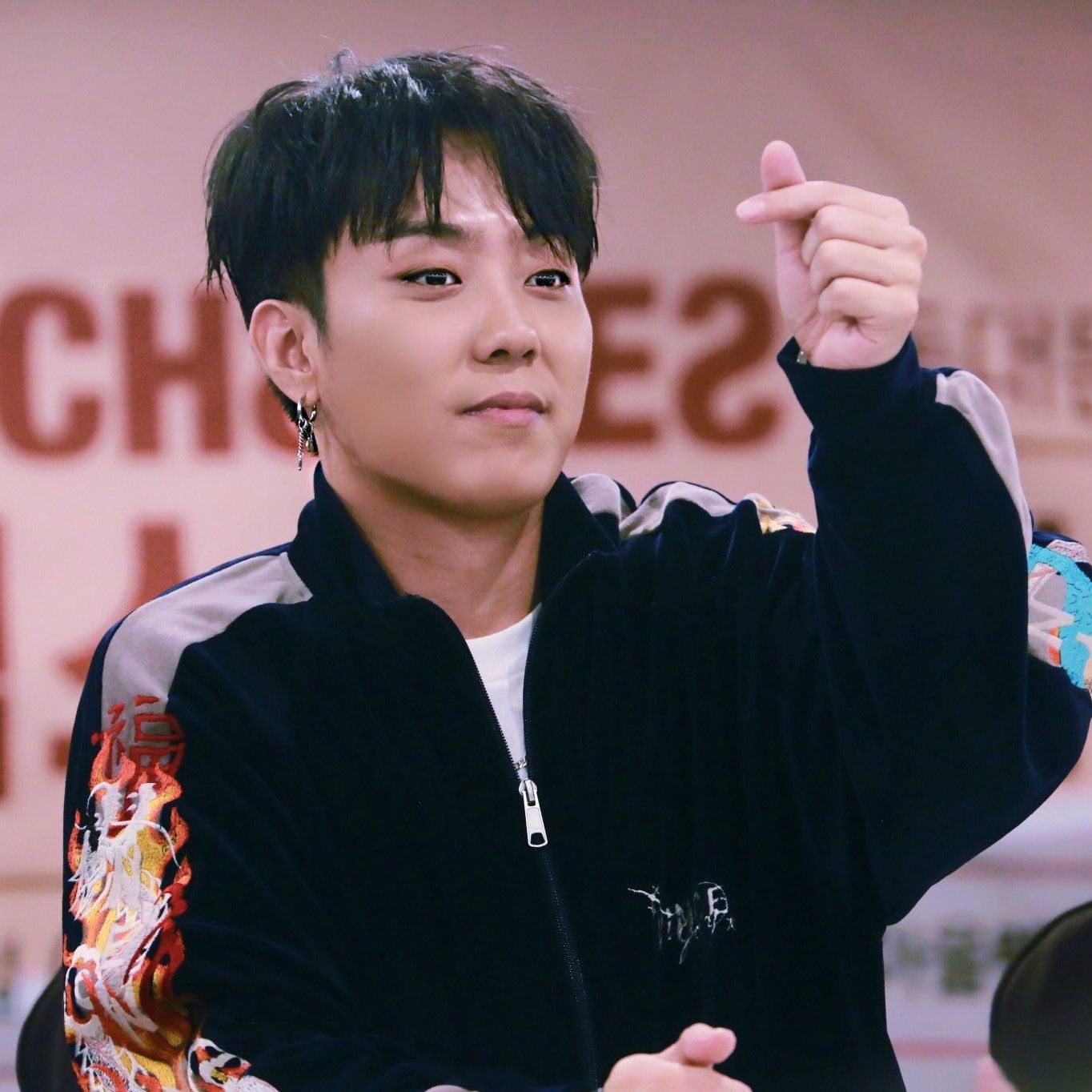 A moment captured by Eun Jiwon (SECHSKIES)'s fan