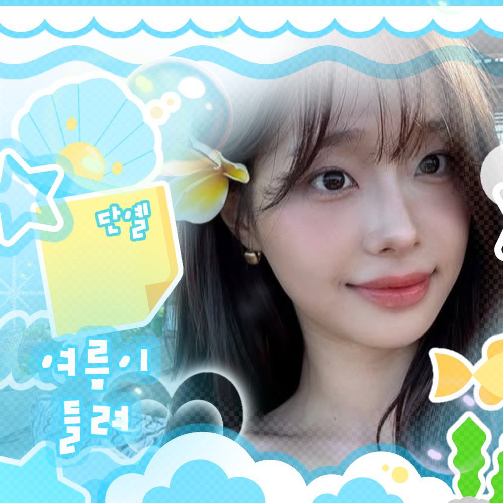 Latest photo of Chuu