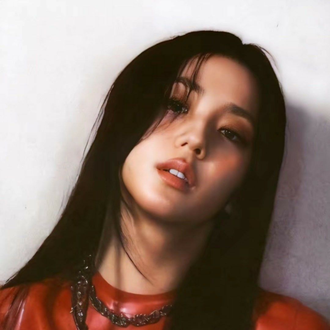 Latest photo of Jisoo (BLACKPINK)