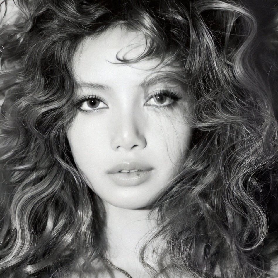 Lisa (BLACKPINK)的最新活動照片