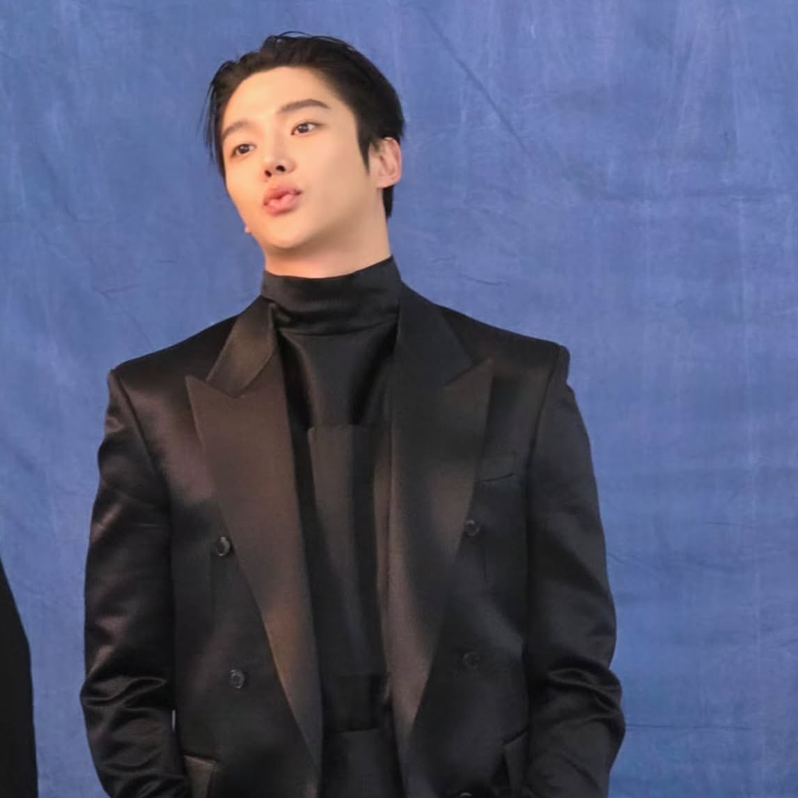 Behind-the-scenes cut of Rowoon