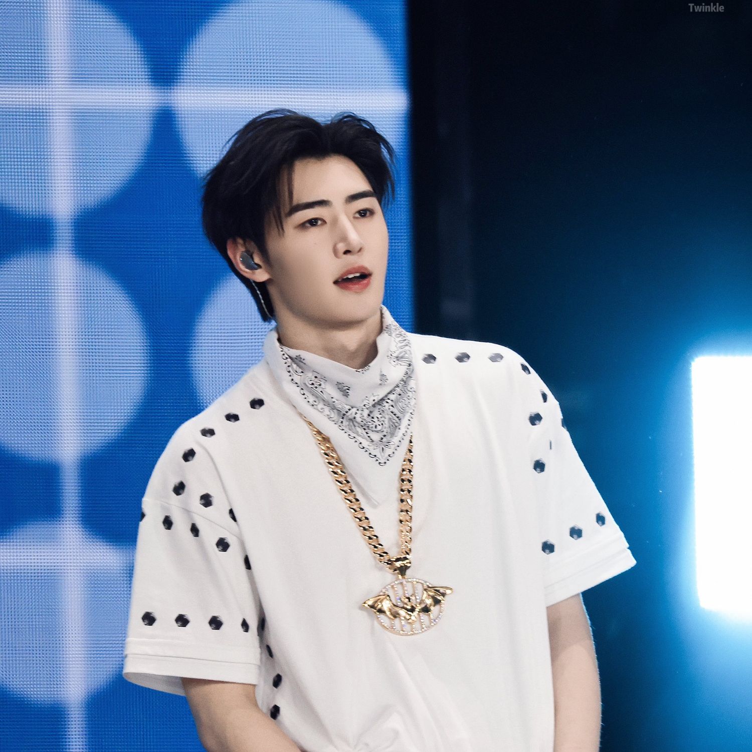 Latest photo of Sunghoon (ENHYPEN)