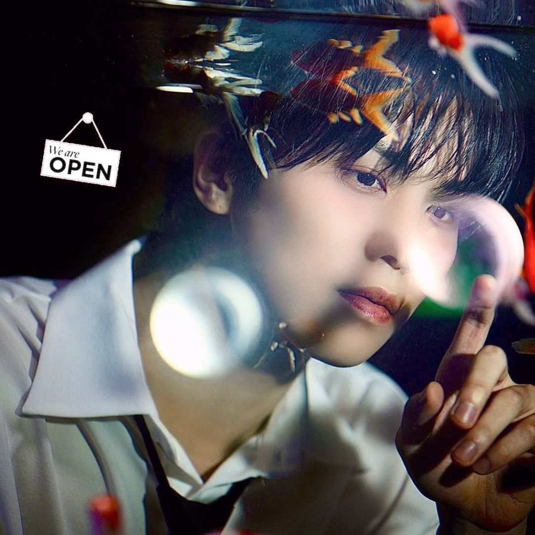 A moment captured by Rocky's fan