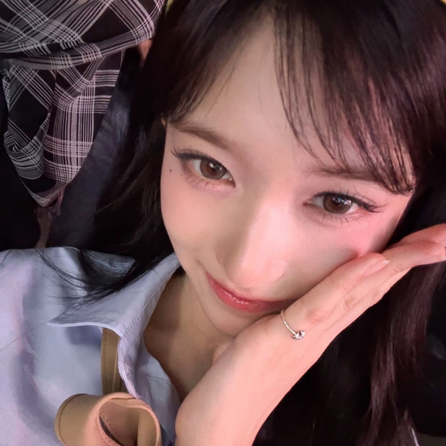 Behind-the-scenes cut of Leeseo (IVE)