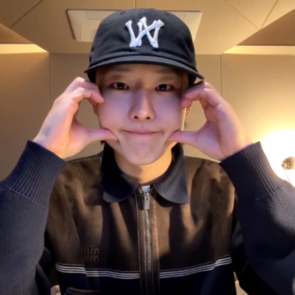 Behind-the-scenes cut of WOODZ