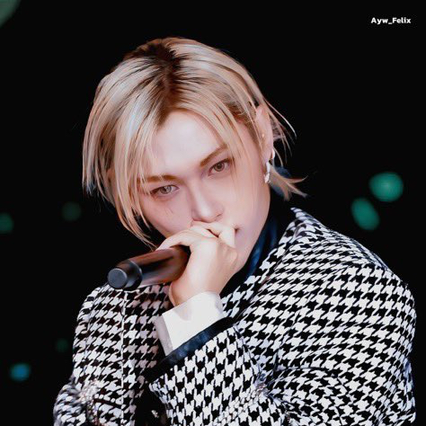Foto aktivitas terbaru Felix (Stray Kids)