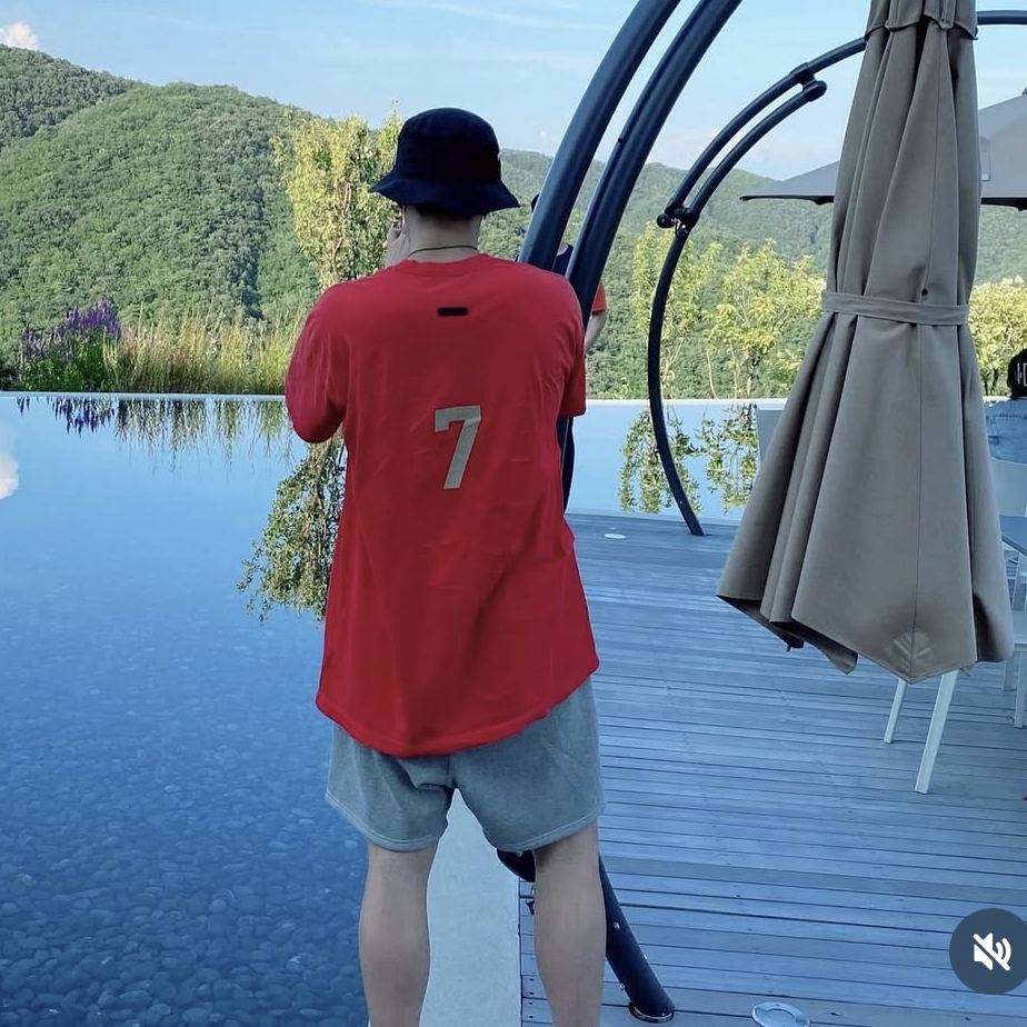 Behind-the-scenes cut of RM (BTS)