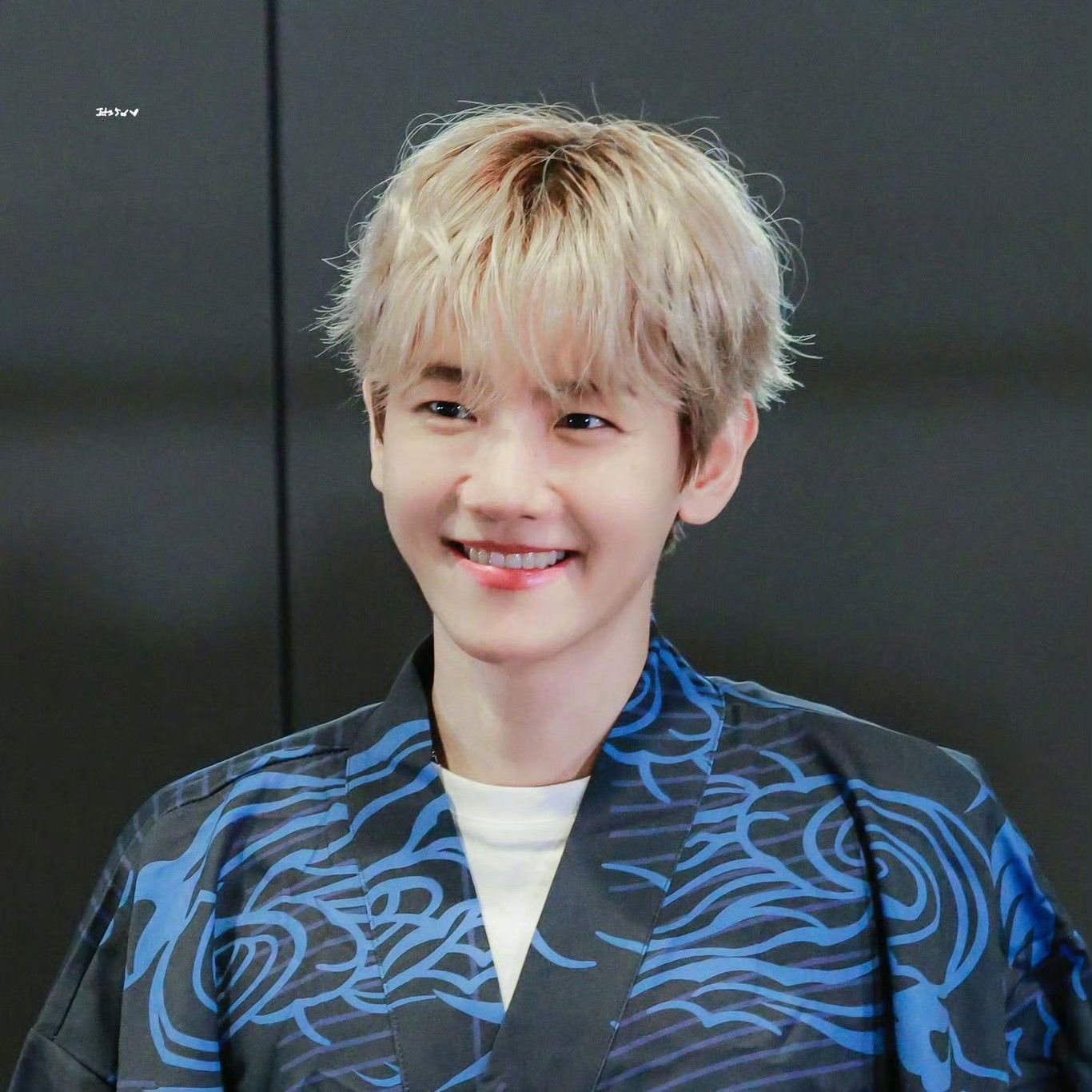 백현 (EXO)의 비하인드 컷