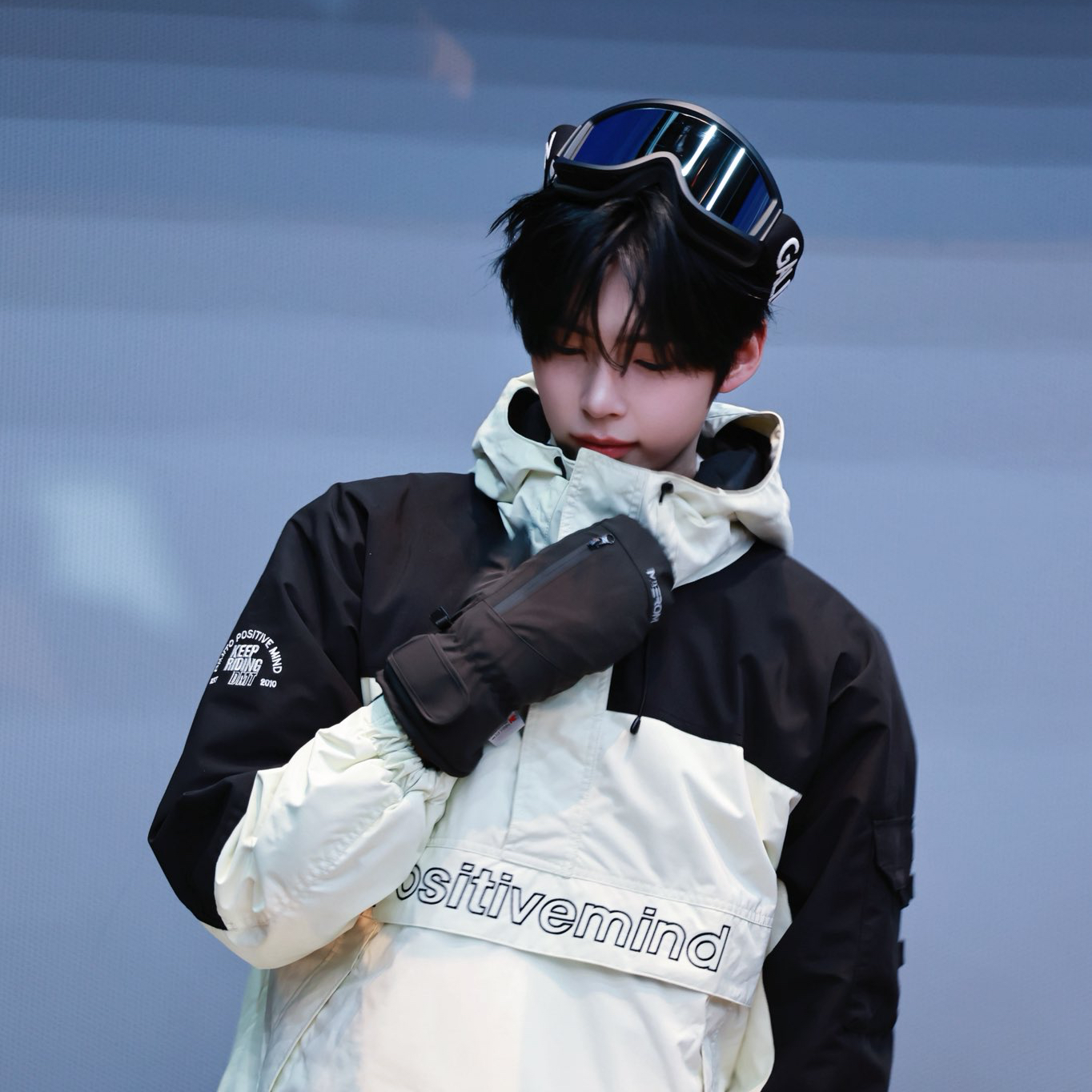 Behind-the-scenes cut of Sung Hanbin (ZEROBASEONE)