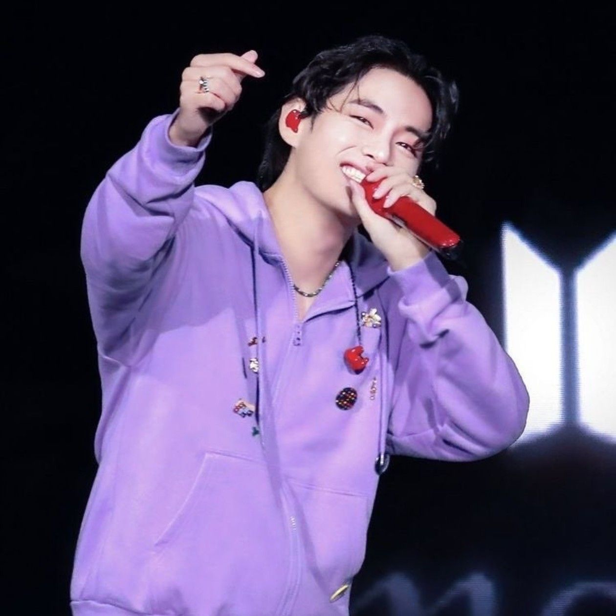 뷔 (방탄소년단)의 비하인드 컷