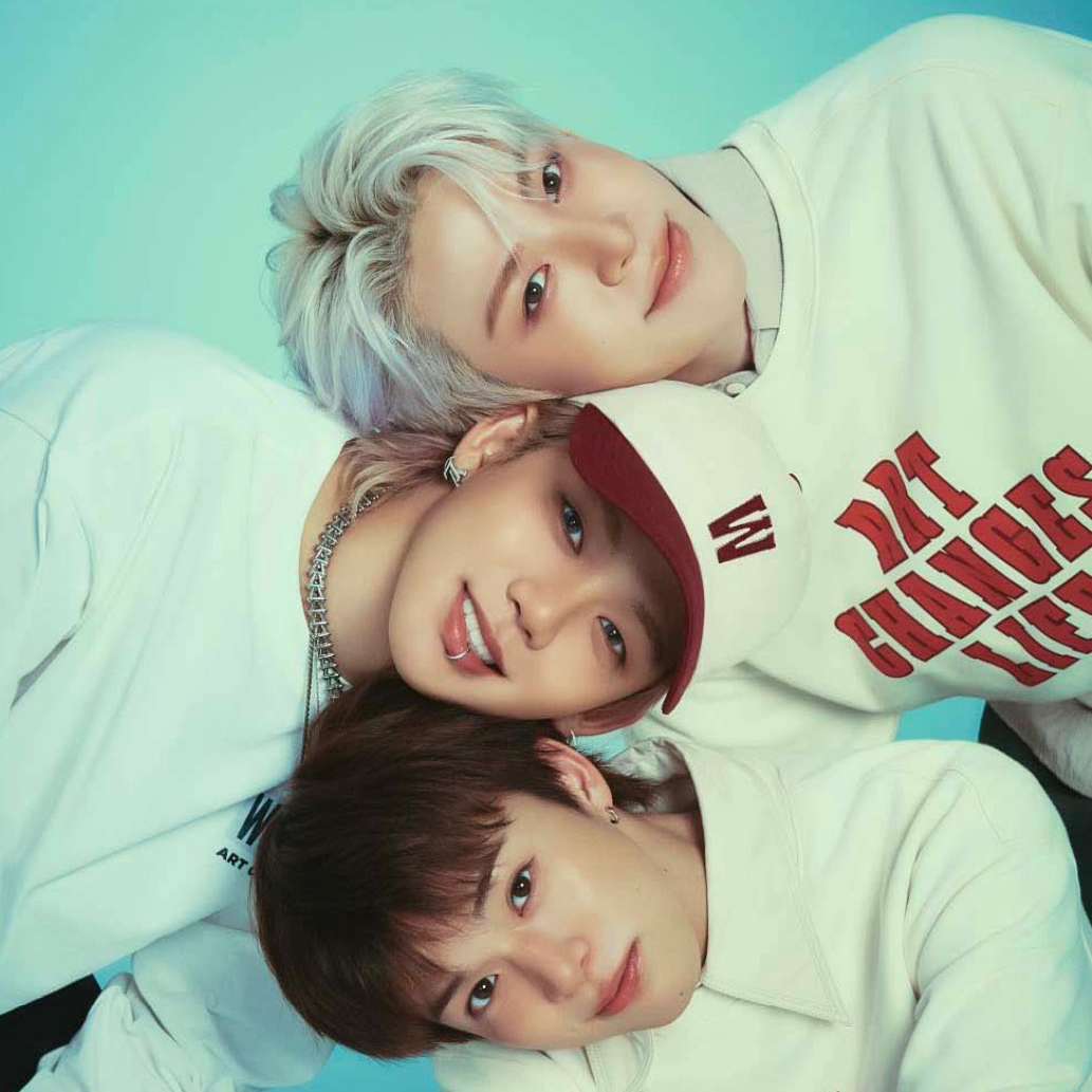 TREASUREの舞台裏ショット