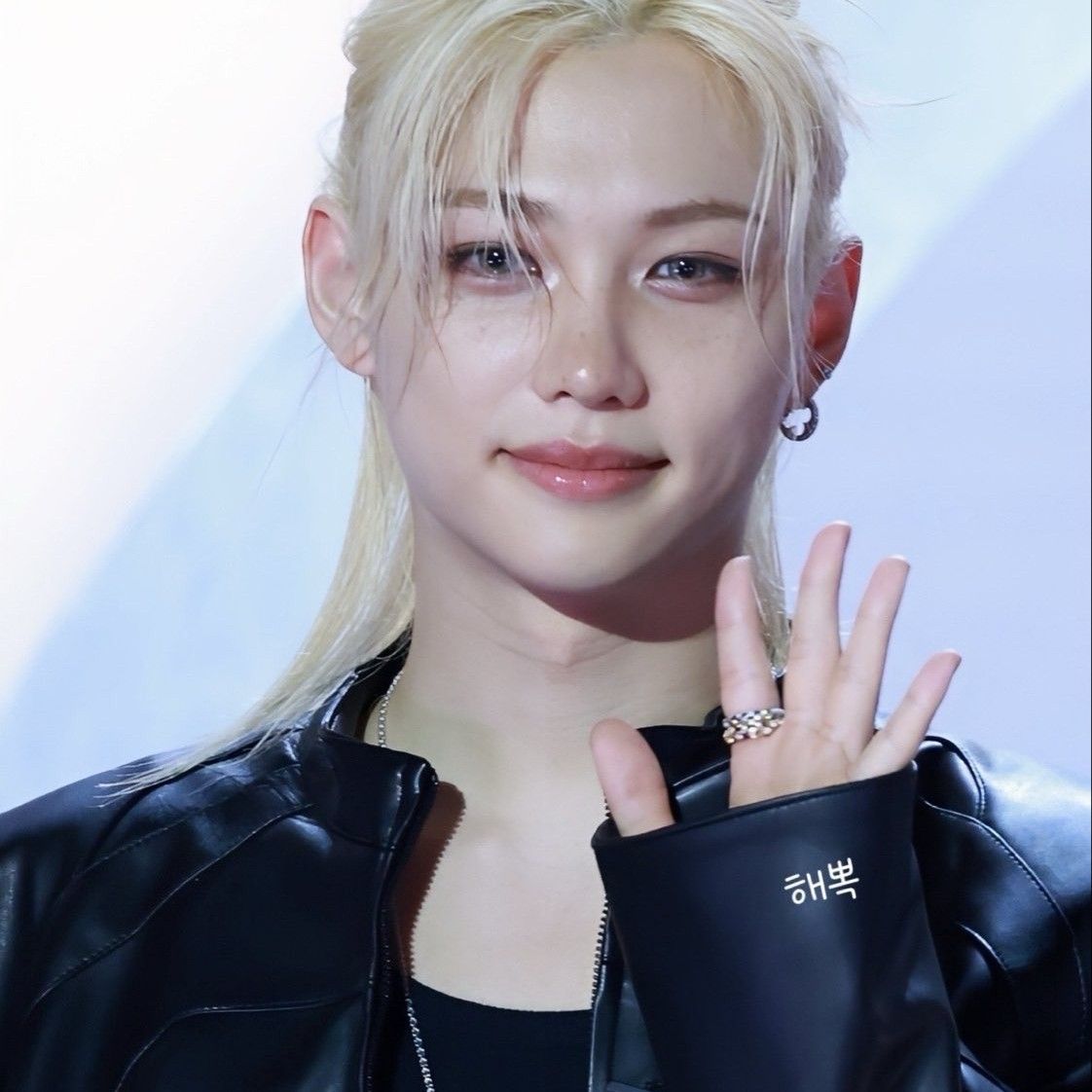 Latest photo of Felix (Stray Kids)