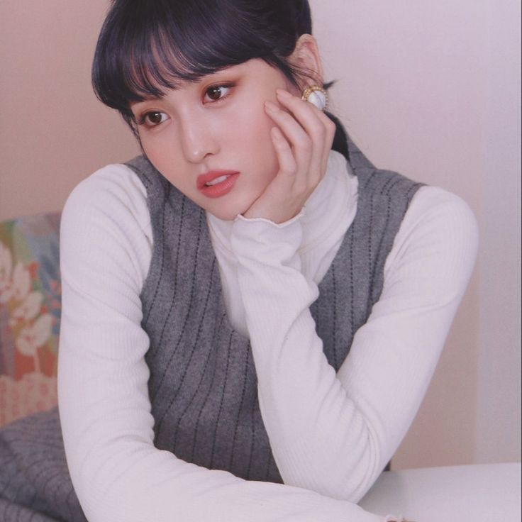Foto terbaru Momo (TWICE)