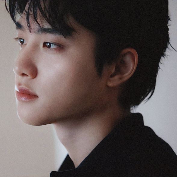 Foto aktivitas terbaru D.O. (EXO)