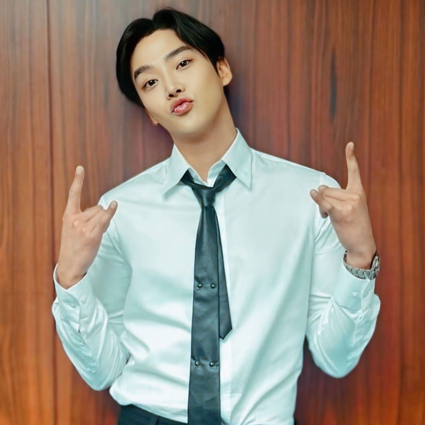 Behind-the-scenes cut of Rowoon