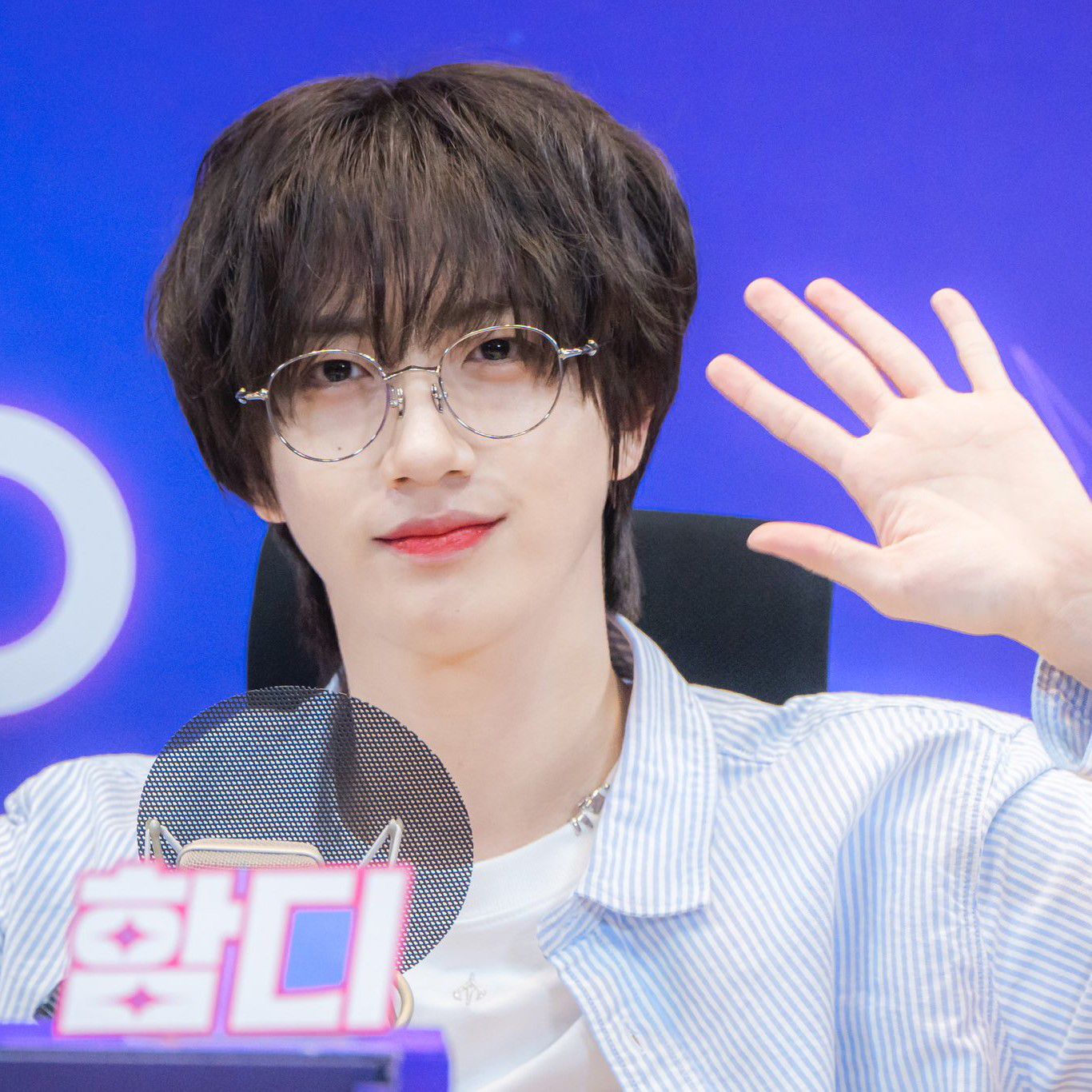 Recent activity shot of Wonjin (CRAVITY)
