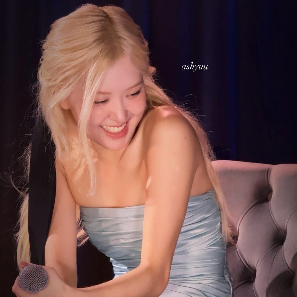 ROSÉ (BLACKPINK)的最新照片