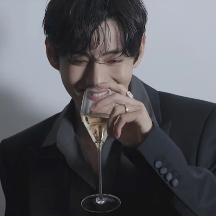 V (防彈少年團)粉絲拍下的瞬間