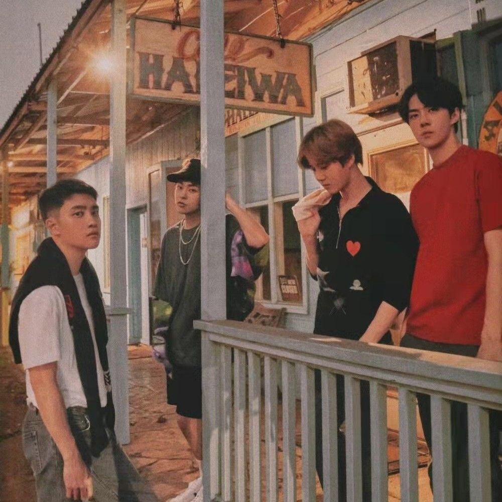 Latest photo of EXO