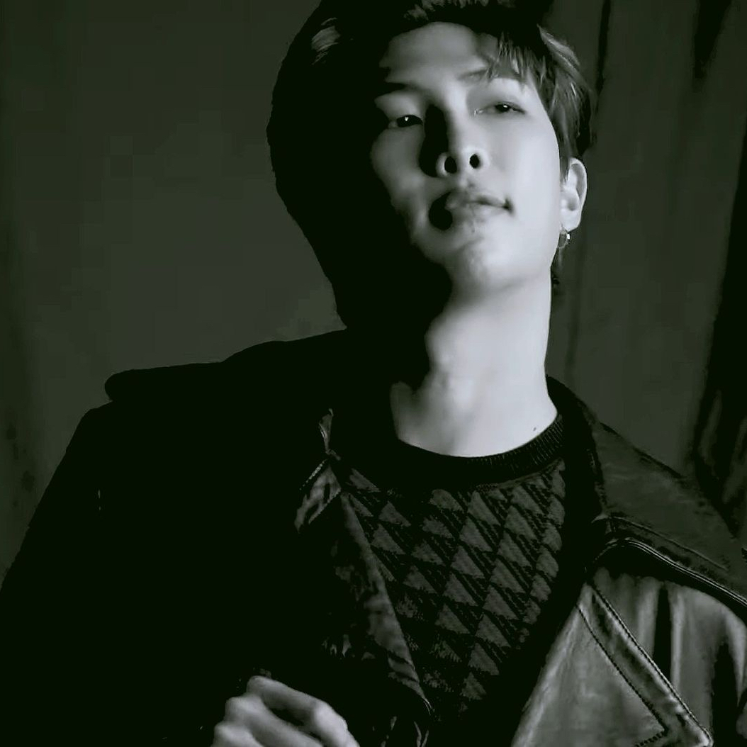 Foto terbaru RM (BTS)