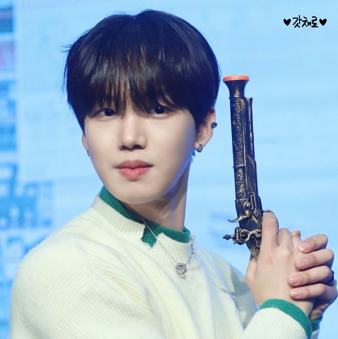 Behind-the-scenes cut of Lim Youngmin