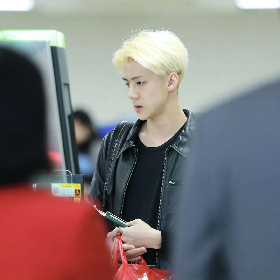 A moment captured by Sehun (EXO)'s fan