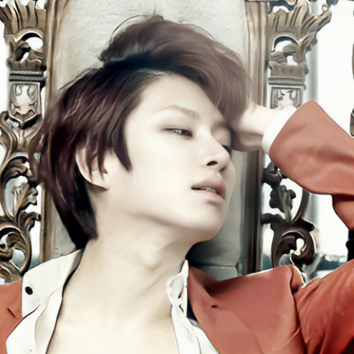 Behind-the-scenes cut of Heechul (Super Junior)
