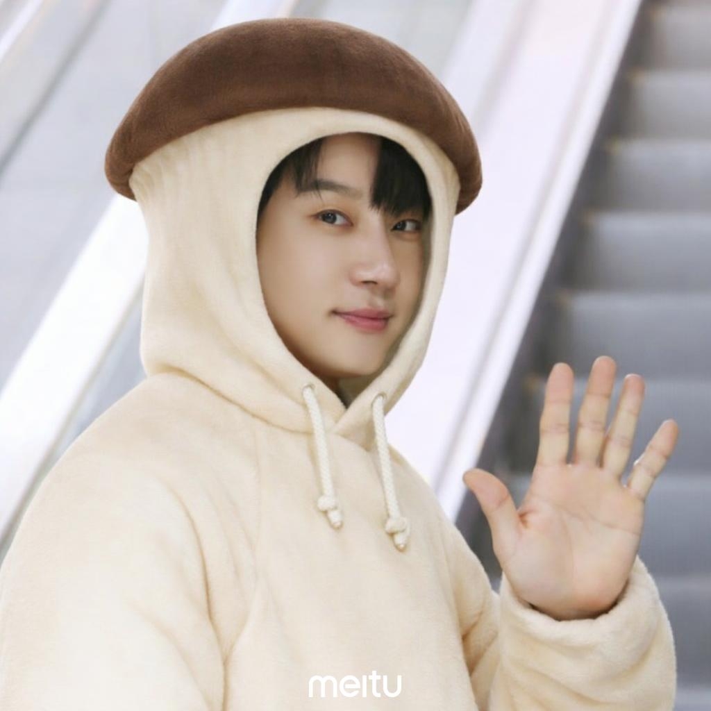 Behind-the-scenes cut of Hwang Chiyeol