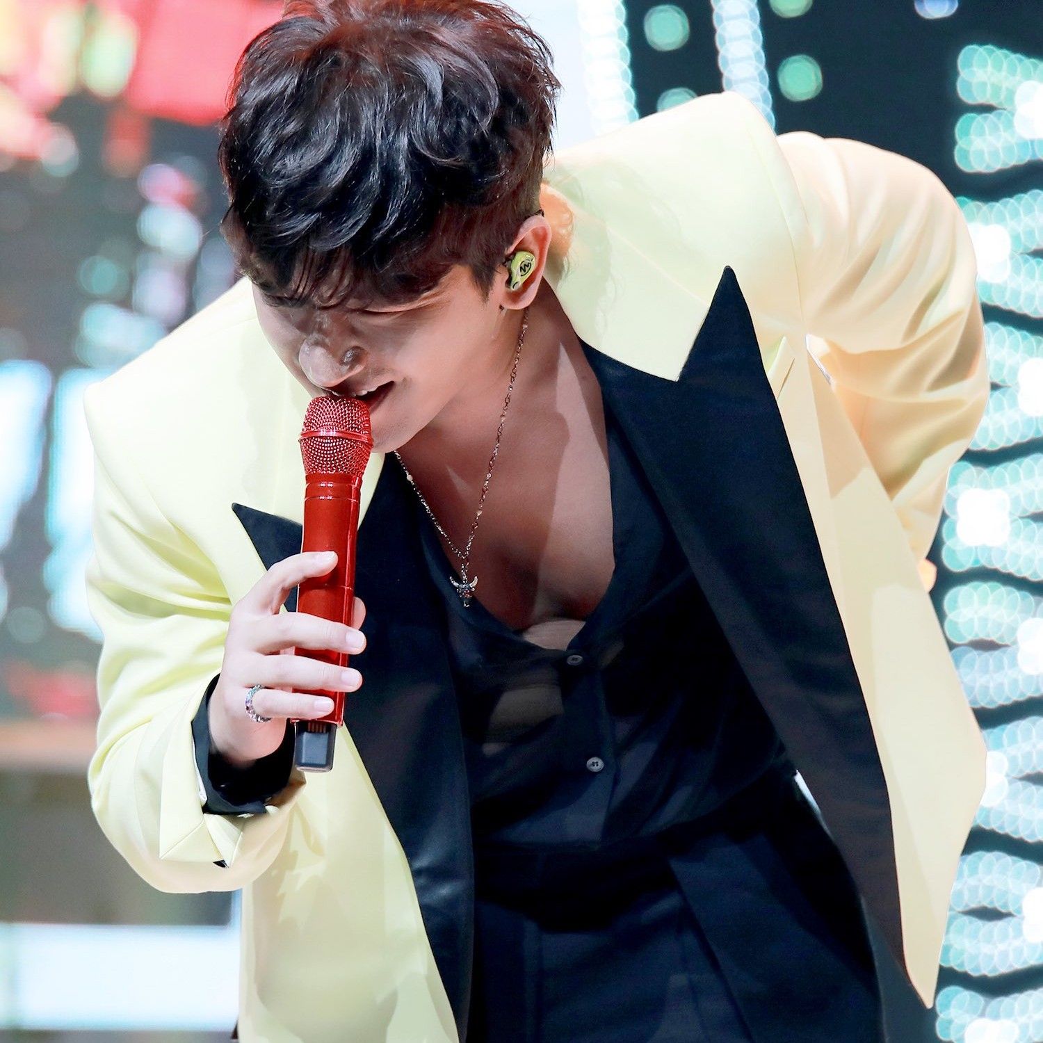 A moment captured by Lee Minwoo (SHINHWA)'s fan