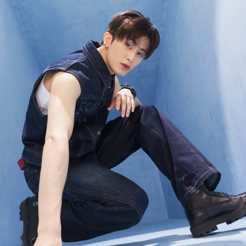 Behind-the-scenes cut of Mark (NCT 127, NCT DREAM)